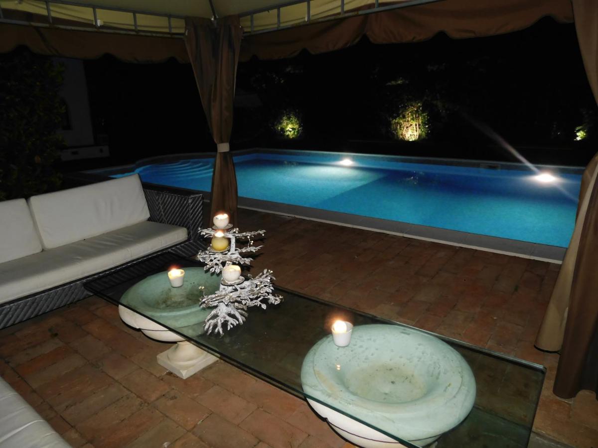 Appartamento Con Piscina Immersa Nel Verde Cascina Luaran gambar