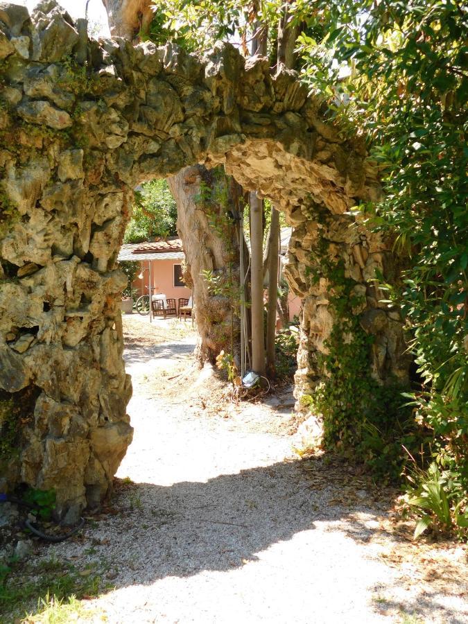 Appartamento Con Piscina Immersa Nel Verde Cascina Luaran gambar