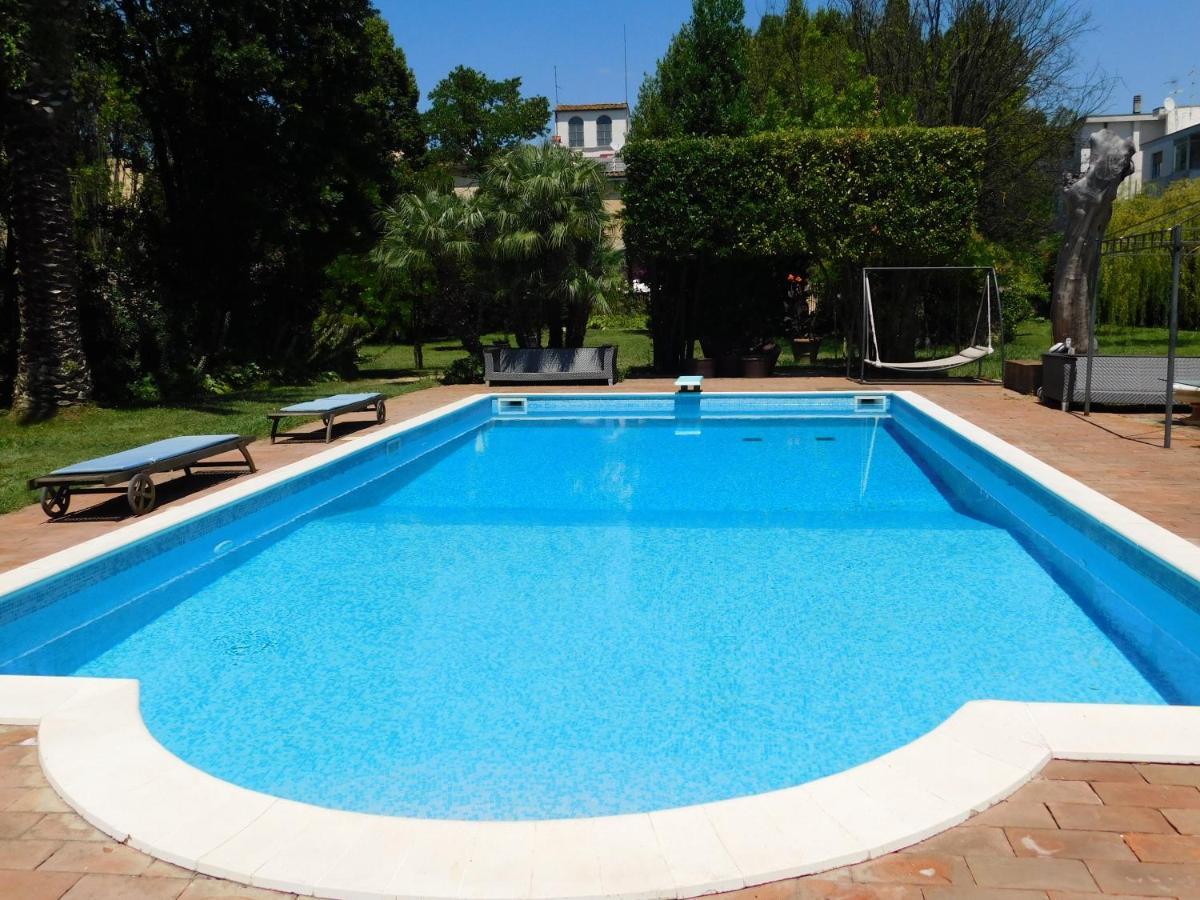 Appartamento Con Piscina Immersa Nel Verde Cascina Luaran gambar