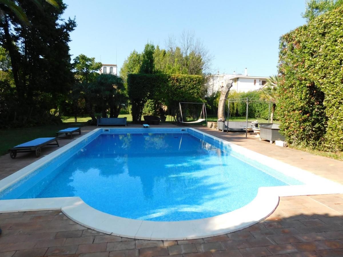 Appartamento Con Piscina Immersa Nel Verde Cascina Luaran gambar