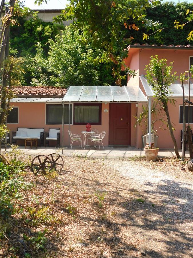 Appartamento Con Piscina Immersa Nel Verde Cascina Luaran gambar
