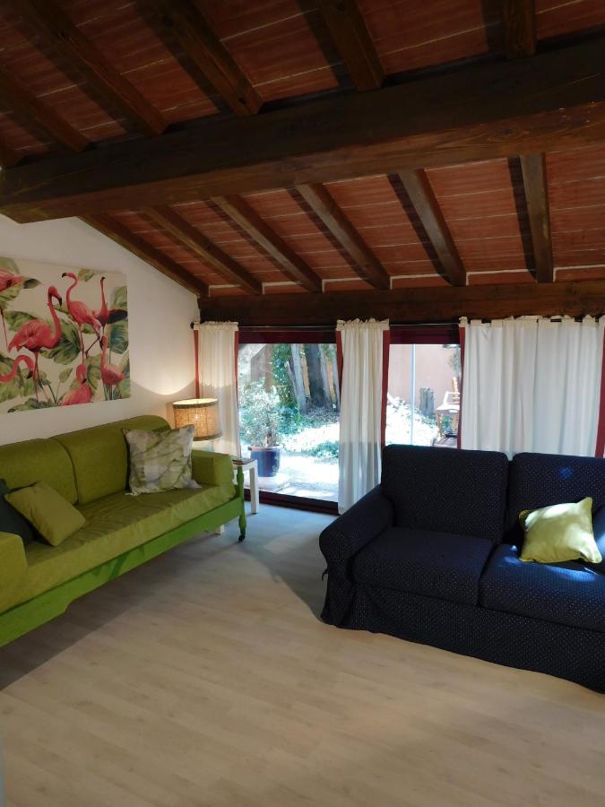 Appartamento Con Piscina Immersa Nel Verde Cascina Luaran gambar