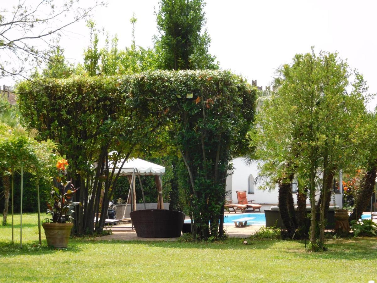 Appartamento Con Piscina Immersa Nel Verde Cascina Luaran gambar