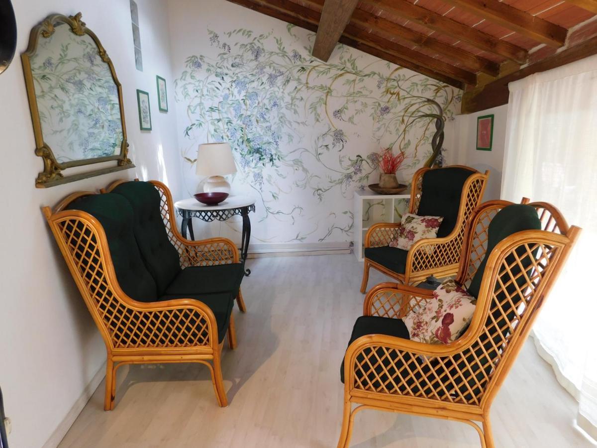 Appartamento Con Piscina Immersa Nel Verde Cascina Luaran gambar
